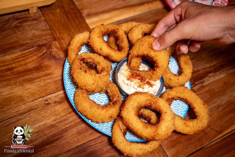 Ceviche de camarones con chips de platano en Girardot