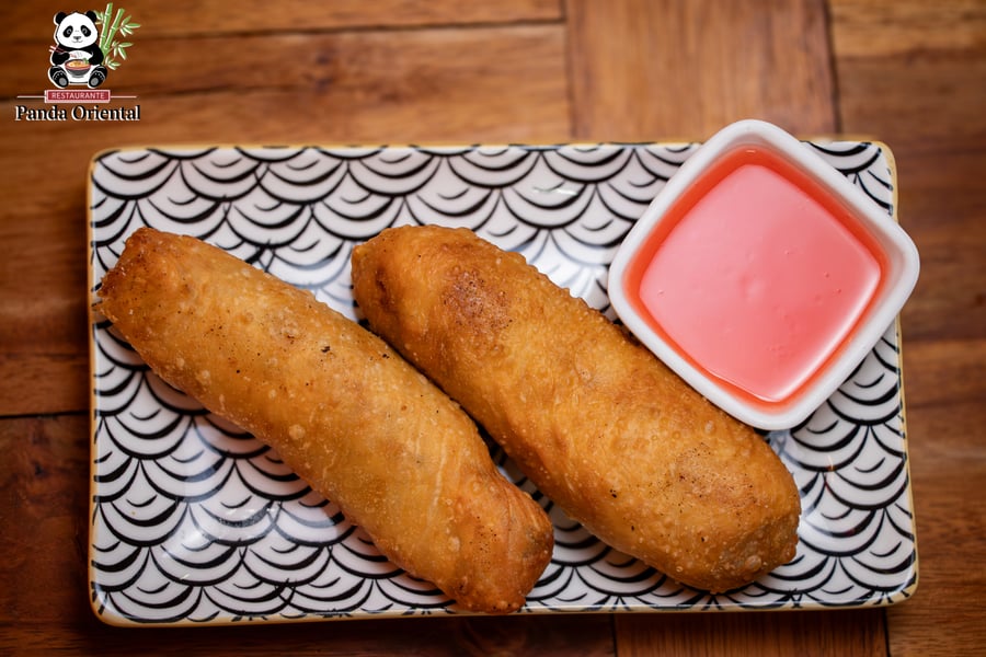 Pollo frito crocante con salsa coreana en Panda Oriental